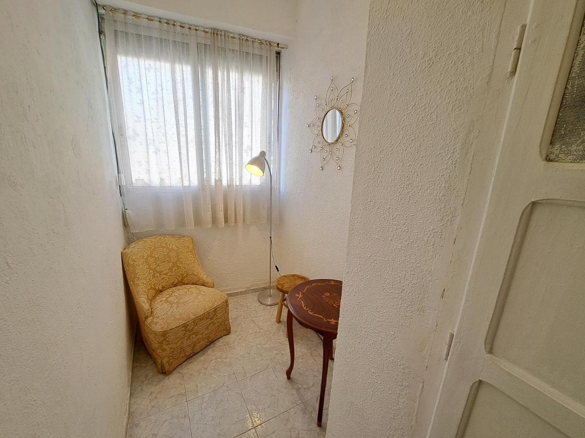 Apartamento Acogedor Con Wifi Valencia Bagian luar foto