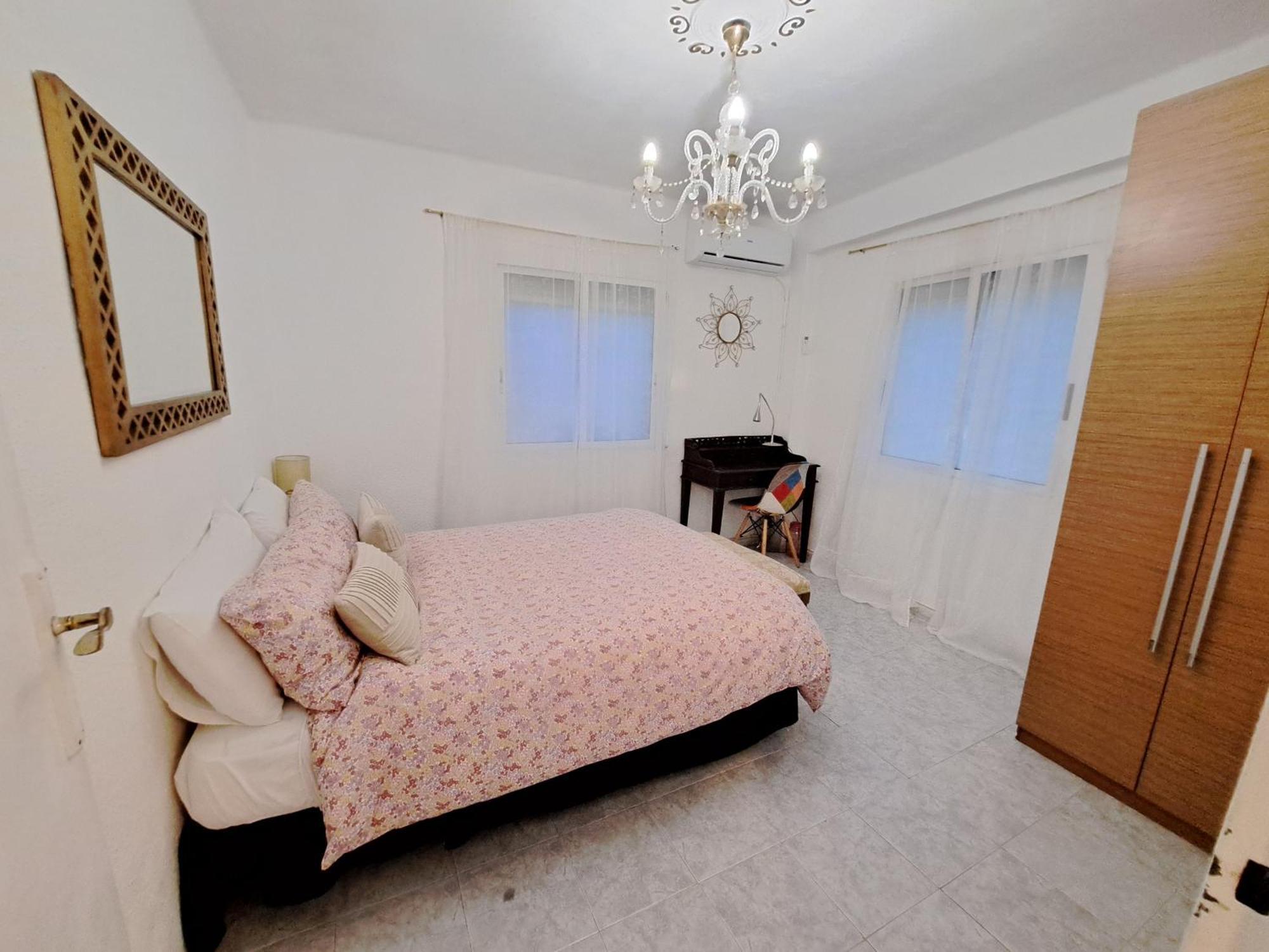 Apartamento Acogedor Con Wifi Valencia Bagian luar foto
